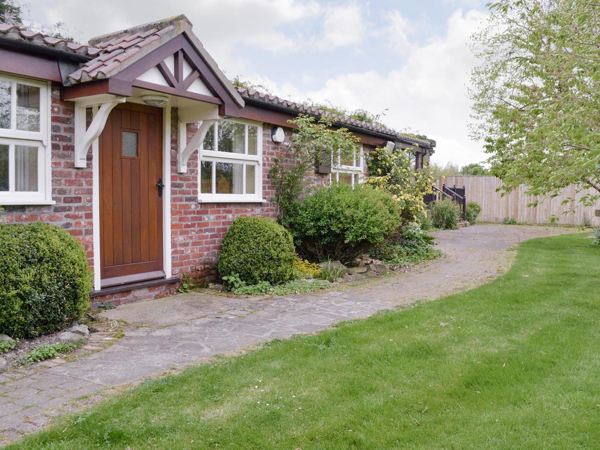 Walled Garden Lodge Ryehill Buitenkant foto